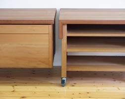 BigPic 26 KB - Sideboard, TVwagen, bergang Detail