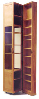 BigPic 33 KB - Turmschrank. Korpusteil geöffnet.